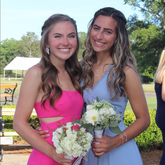 Meet your Posher, Claudia - Picture 1 of 1